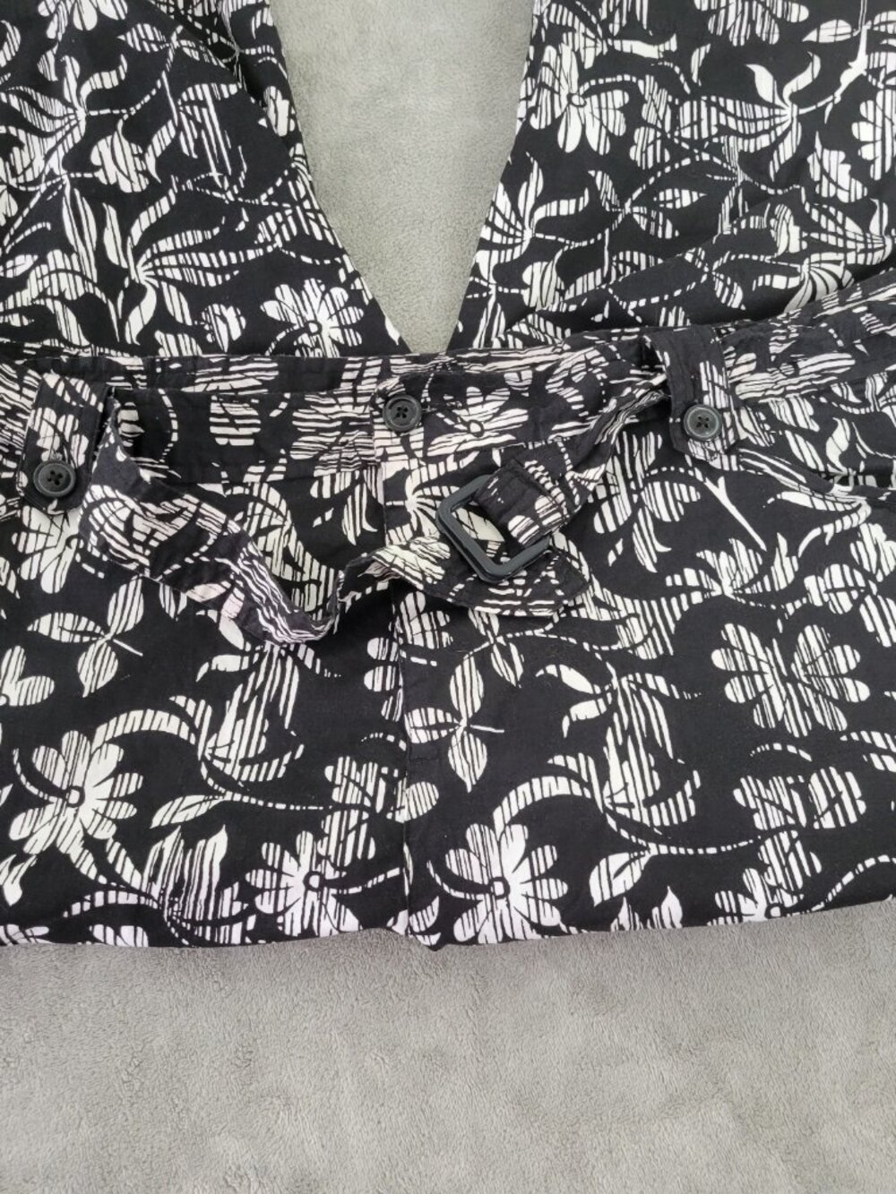 White Stag 20W Capri Pants Black White Floral Belted Cotton Stretch FLO128XE - Picture 3 of 10